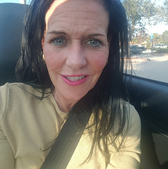 Meet your Posher, Joanne - Picture 2 of 2